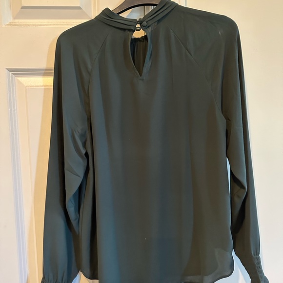 Ann Taylor top in Small - Picture 4 of 4